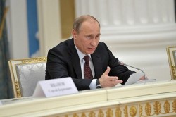 Путин реабилитировал крымских татар